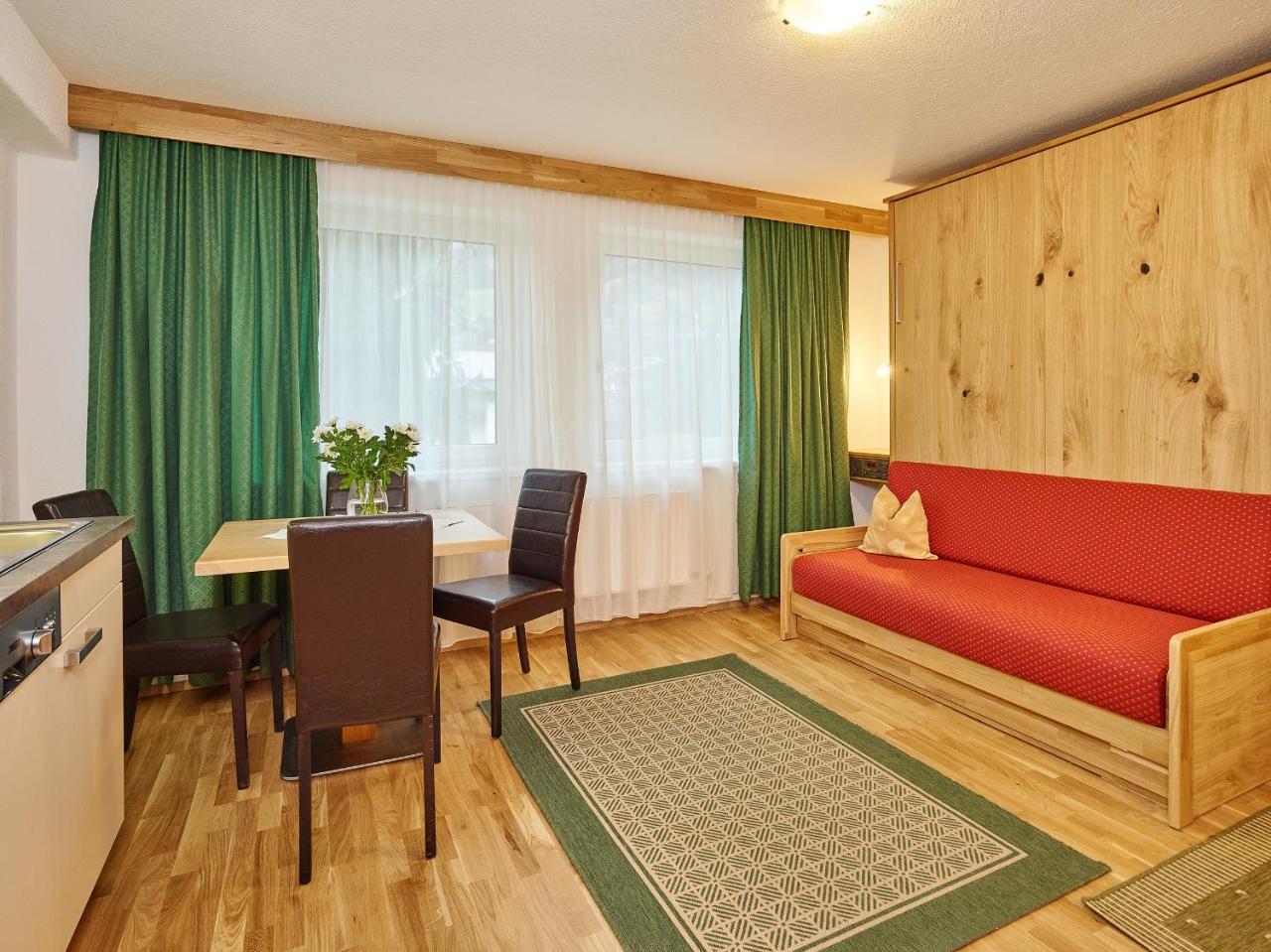 Apart Landhaus Gstrein Oetz Esterno foto